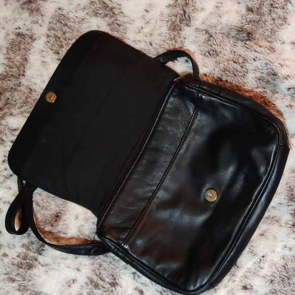 Stone Mountain Black Leather Crossbody - Picture 3 of 9